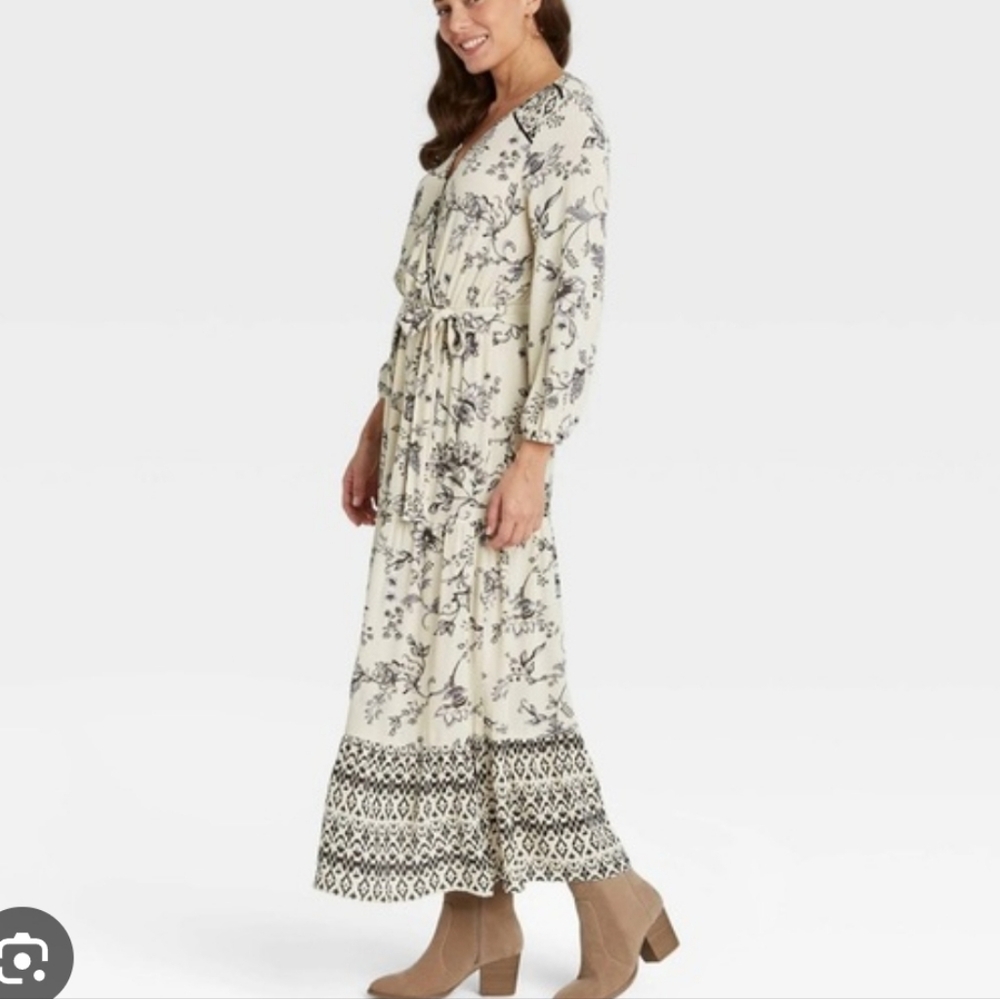 Knox Rose Cream and Black Floral Long Sleeve Maxi Dress